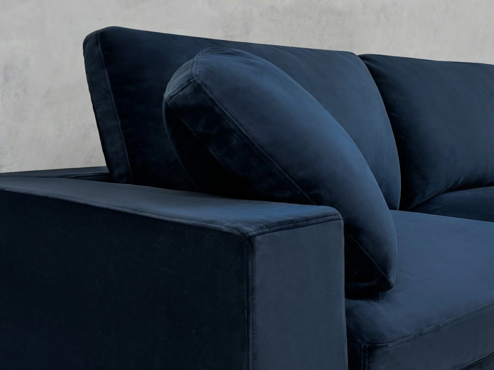 12-Seat Deep Modular Daybed - Image 117